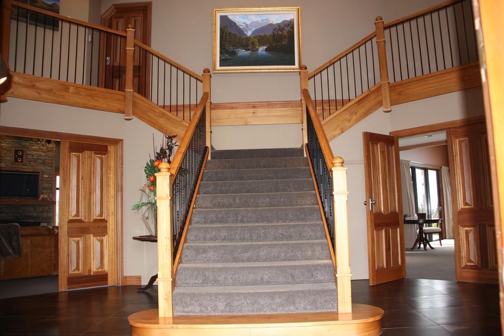 Dock Bay Lodge Te Anau Buitenkant foto