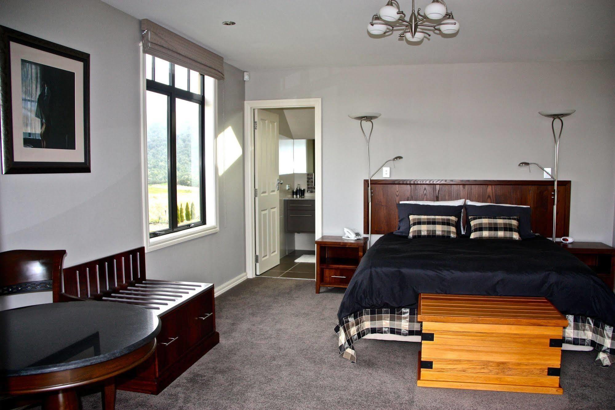Dock Bay Lodge Te Anau Buitenkant foto