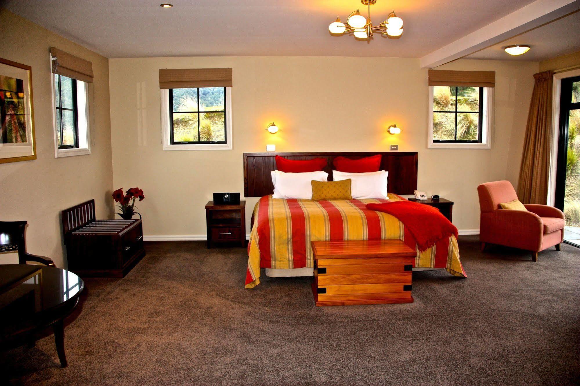 Dock Bay Lodge Te Anau Buitenkant foto
