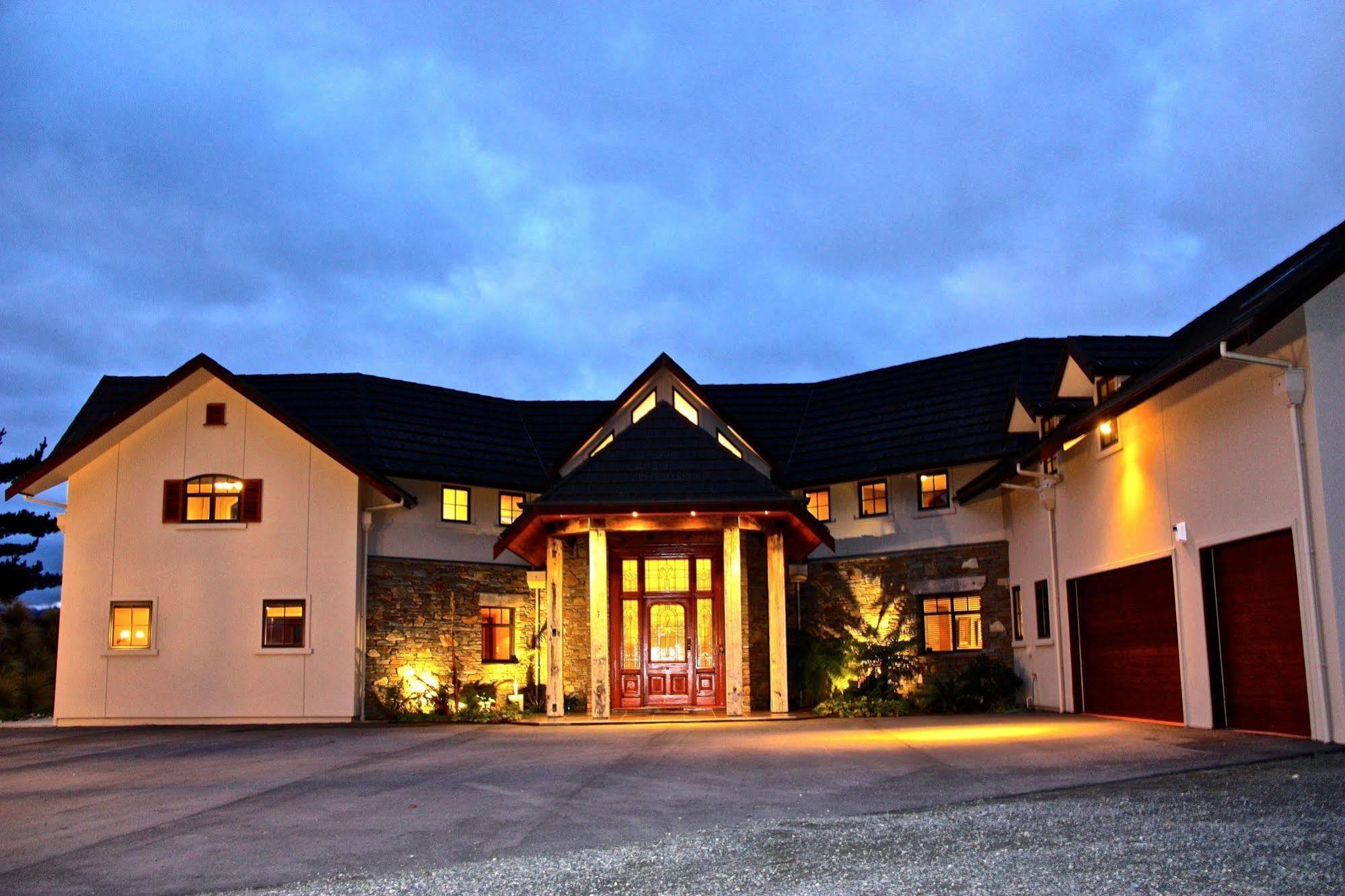 Dock Bay Lodge Te Anau Buitenkant foto
